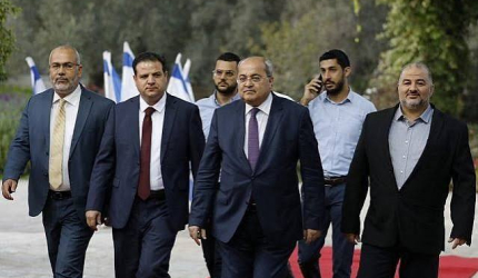 القائمة المشتركة: مستعدون للتعاون لإسقاط حكومة نتنياهو ومنع عودتها