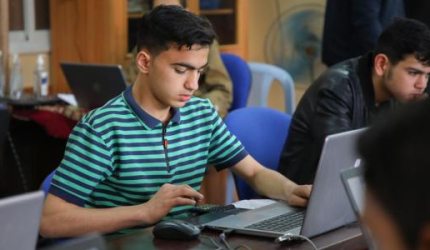 دراسة تؤكد تفوق الكتب الورقية على الشاشات الرقمية في تحقيق "التعلم العميق"