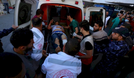إصابة امرأة وطفل برصاص الاحتلال وسط قطاع غزة