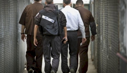 تقرير: 723 معتقلا إداريا في السجون الإسرائيلية وهو الأعلى منذ 2008
