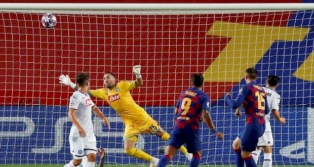 برشلونة يحقق فوزاً سهلاً على نابولي ويتأهل لمواجهة باير ميونخ
