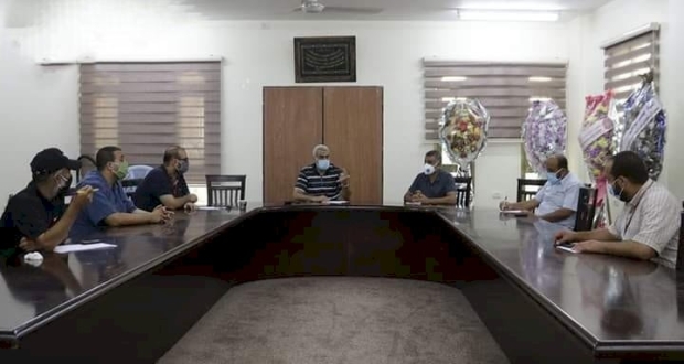 جانب من اجتماع حركة فتح ساحة غزة محافظة الوسطى مع لجنة مكافحة كورونا 