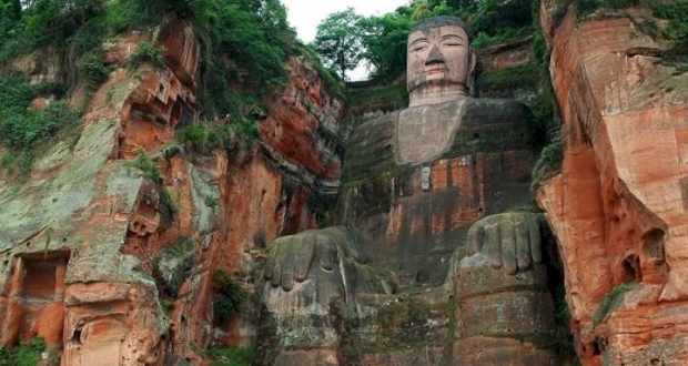 معبد بوذي مصمم من الخشب ارتفاعه 67 مترا