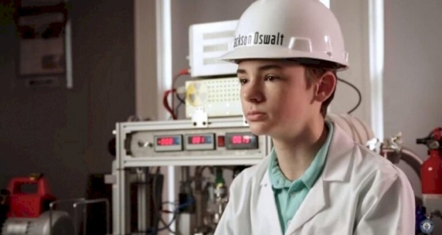 الأمريكي جاكسون صمم مفاعلا نوويا منزليا