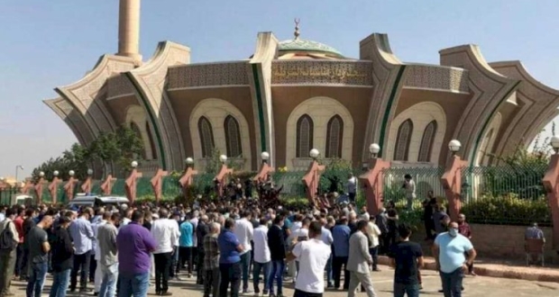 صورة من وداع الفنان محمود ياسين