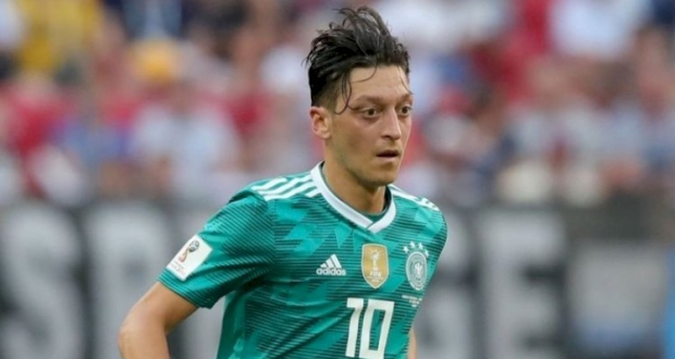 نجم ارسنال الانجليزي مسعود اوزيل