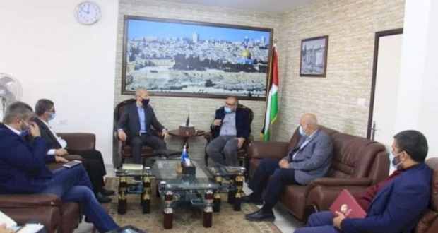 خلال لقاء بين الأشغال العامة في غزة ونائب مدير عمليات الغوث الدولية