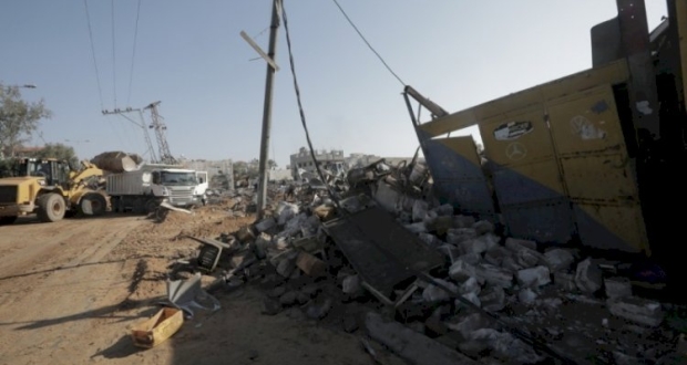 تدمير  خط المياه الرئيسي في غزة جراء القصف الاسرائيلي 