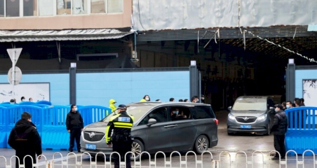 وفد من منظمة الصحة يزور سوق ووهان في الصين 