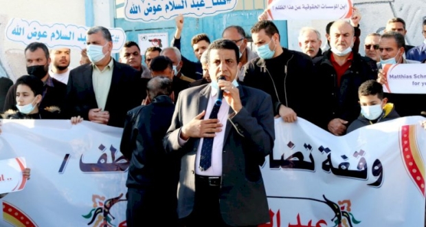 لجنة اللاجئين برفح تشارك في وقفة تضامنية بعنوان " لا للإقصاء .. كلنا معك "