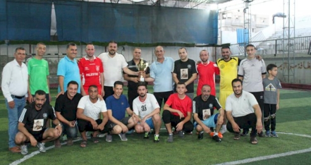 رفح:لجنة الاندية بمجلس الشباب الفلسطيني بساحة غزة لقاء كروي بين فريق حركة فتح في محافظة رفح ونظيره في المحافظة الوسطى والذي أجريَّ على أرض محافظة رفح.