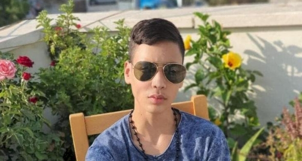 الشهيد الفتى عمر أبو عصب 